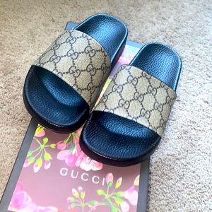 Brown Gucci Slides . Size 6. Great Condition